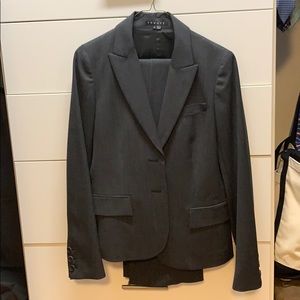 Theory suit- excellent condition size 8